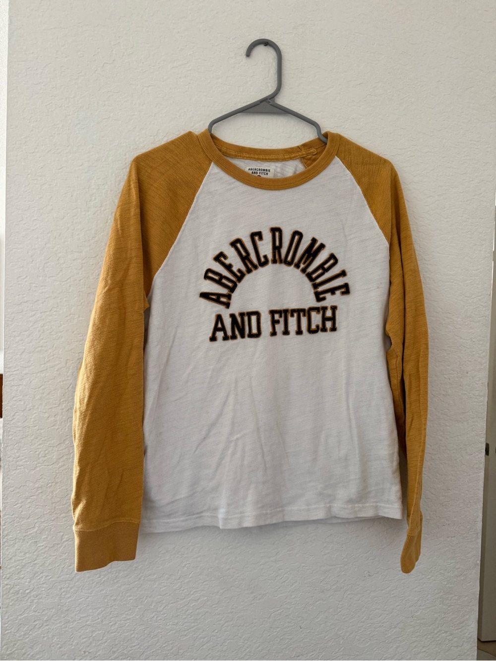 Abercrombie & Fitch White and Mustard Raglan Logo Long Sleeve Shirt